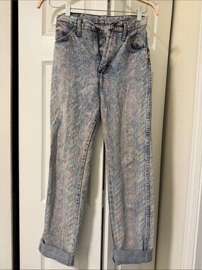 Wrangler Vintage-Inspired Women's Acid Wash Jeans in Blue and Pink size 7